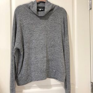 Community turtleneck sweater (M)